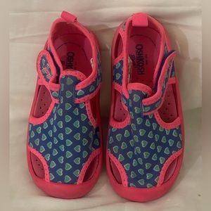 ✂️OshKosh B’gosh Little Girl’s Water Shoes